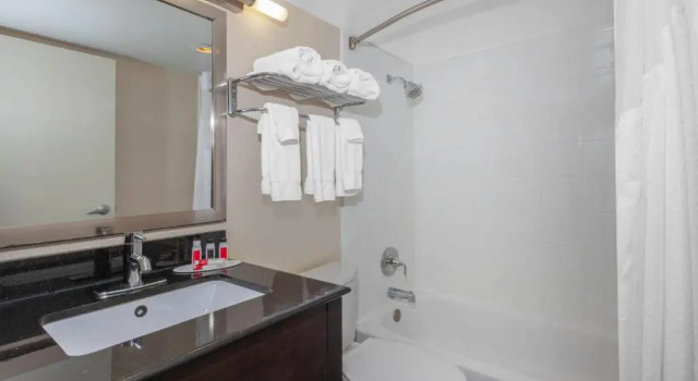 Номер Standard Days Inn by Wyndham Plattsburgh