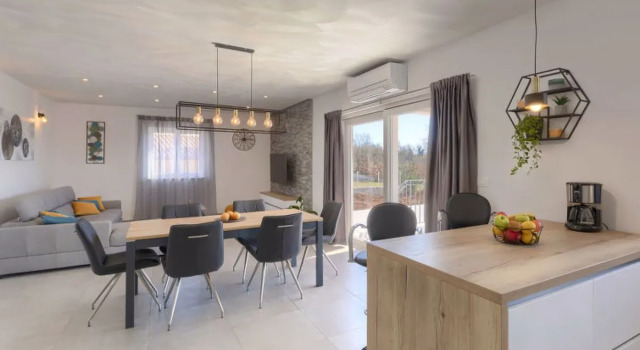 House Veli vrt Pallerols, Забронировать Отель Отели Жминь 4 звезды, 4*