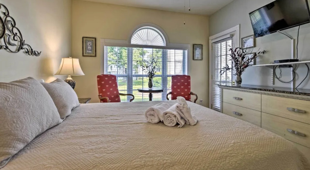 Lovely Myrtle Beach Retreat - Near Golf Course!, Забронировать Апартаменты/квартира Миртл-Бич Гранд-Странд, рядом с PineHills Palmetto at Myrtlewood Golf Club
