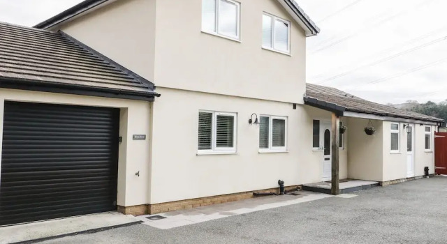 Bryn Derw Holiday Cottage, Book Feriehus Eglwysbach Glamorgan