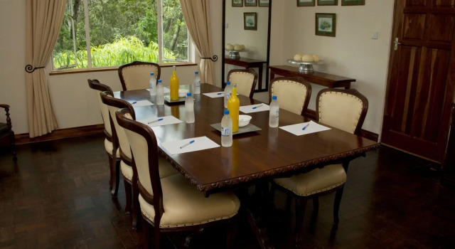 Bushman Rock Safaris, Book Hotel 3-Star Hotels in Harare, 3*