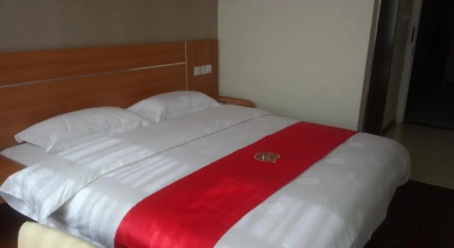 Двухместный номер Standard Thank Inn Chain Hotel Shandong Rizhao North Develop Zone Baoshan Road