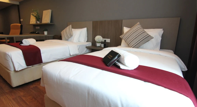 Номер Standard с балконом Nexus Business Suite Hotel