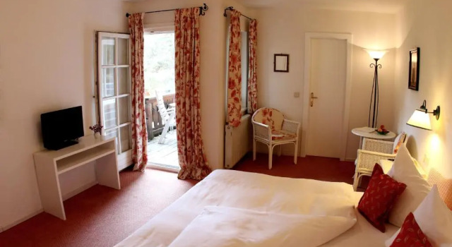 Двухместный номер Standard с балконом Seehotel Enzian