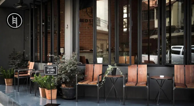 Кровать в общем номере (женский номер) BED STATION Hostel Ratchthewi