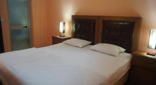 Трёхместный номер Standard Bristol Hotel Tirana