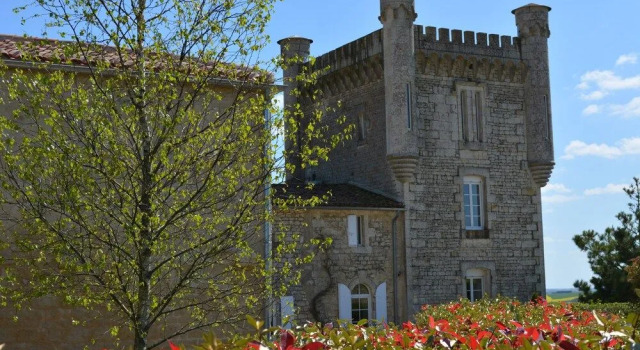 Aux 4 cornes - Chambres d'hôtes, Забронировать Отель «постель и завтрак» Лонжев Vendée