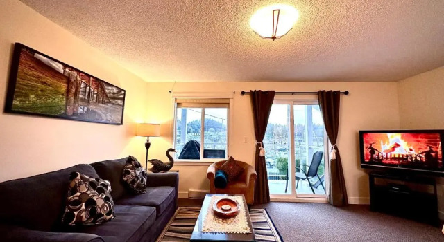 Люкс с 2 комнатами Bayshore Waterfront Inn
