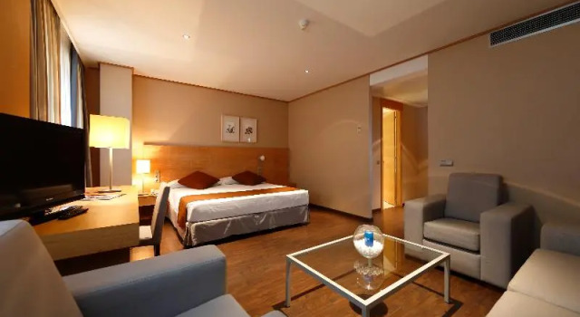 Номер Standard с балконом Eurohotel Castellón