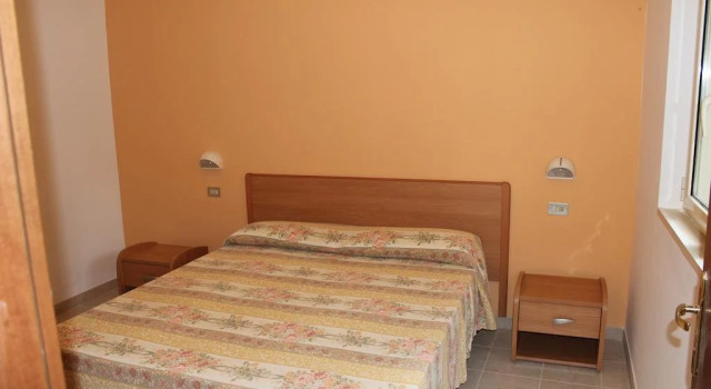 Residence San Luca, Rezerwuj Hotel Hotele w Foresta Umbra z basenem, Basen