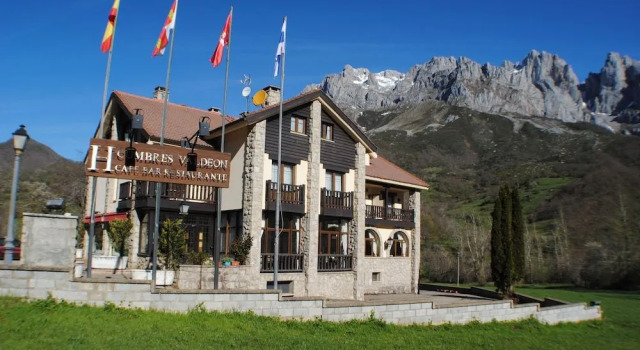 Hotel Cumbres de Valdeón, Book Hotel Hoteller i Asturias med parkering, Parkering