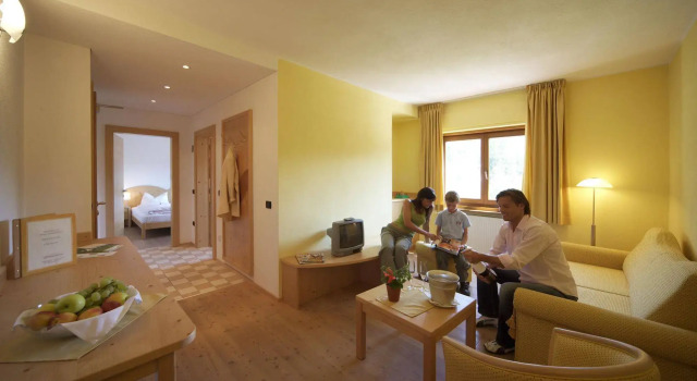 Hotel Dolomiten, Забронировать Отель Монгуэльфо План-де-Коронес