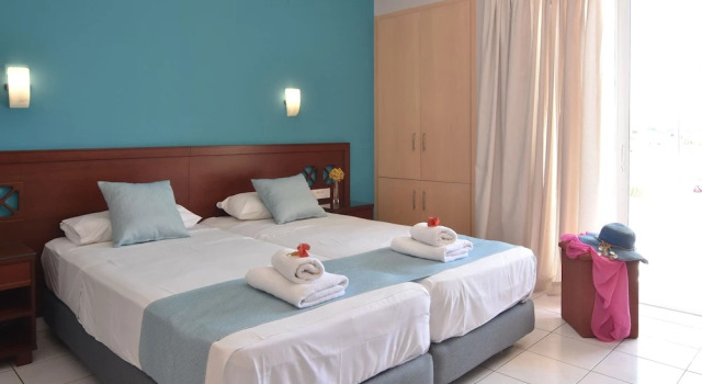 Двухместный номер Standard с балконом Hermes Hotel