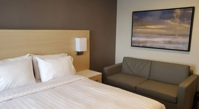 Номер Classic White Knight Motel