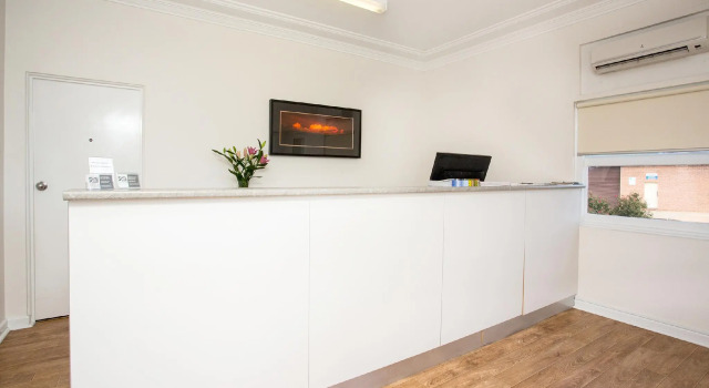 Cowra Motor Inn, Забронировать Мини-отель Каура Central West NSW, рядом с Японский сад Кауры
