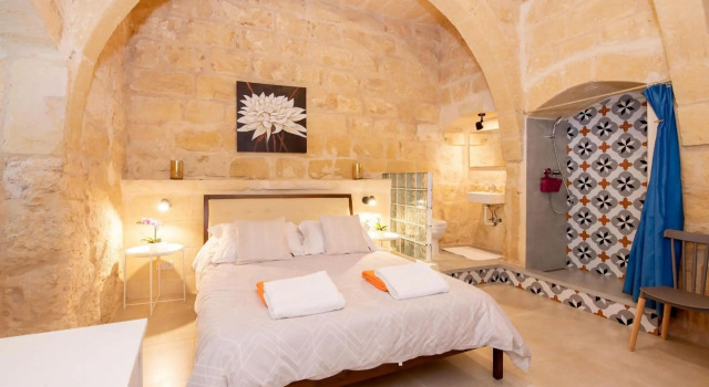 Sulda Brill, Varaa Hotelli Qala Gozo