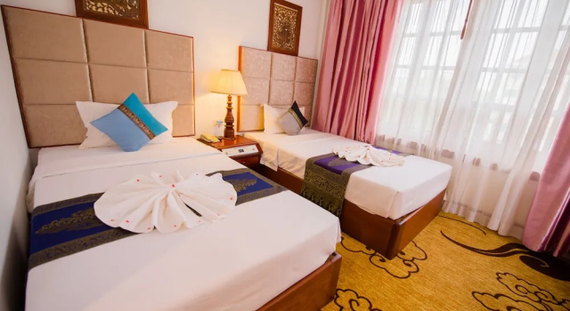 Трёхместный номер Deluxe с балконом Angkor Year Theme Hotel