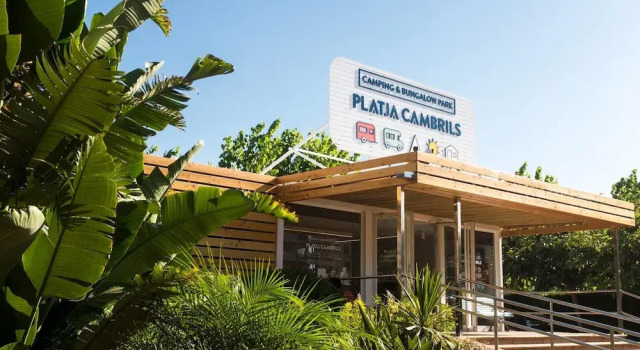Бунгало Bungalow in Cambrils Near Esquirol Beach