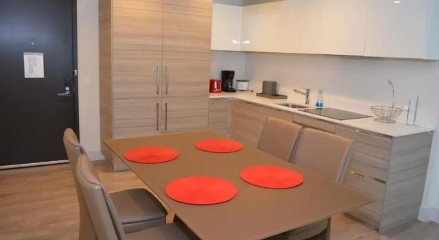 Полулюкс CH Luxury Condos & Studios On The Beach