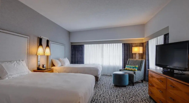Люкс с 2 комнатами DoubleTree Suites by Hilton Hotel & Conference Center Chicago-Downers Grove