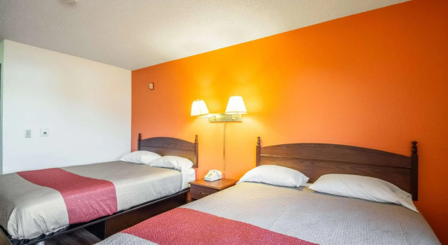 Motel 6 Saukville, WI, Book Motel Saukville Wisconsin