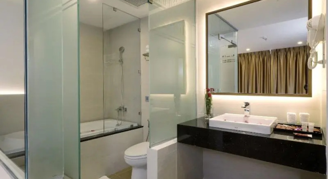 Двухместный номер Standard с балконом LeMore Hotel Nha Trang