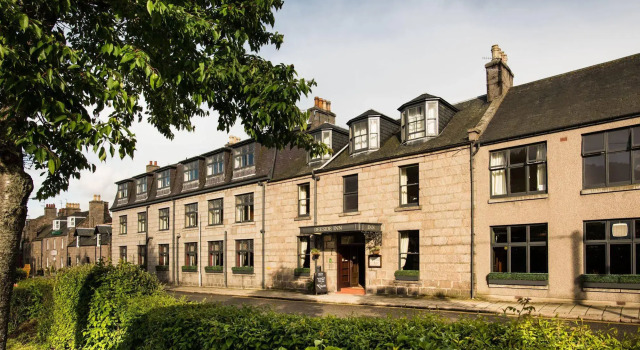 The Deeside Inn, Varaa Hotelli Ballater 