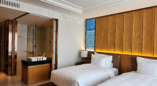 Двухместный номер Standard с балконом и с видом на залив Grand Hyams Hotel - Quy Nhon Beach