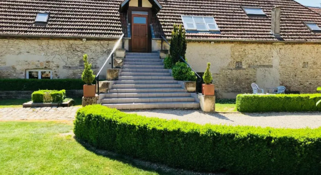 Коттедж с 6 комнатами Le Gîte du Domaine Miltat