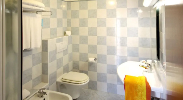 Студия c 1 комнатой с балконом и с видом на озеро Residence Celeste Lake View Apartments