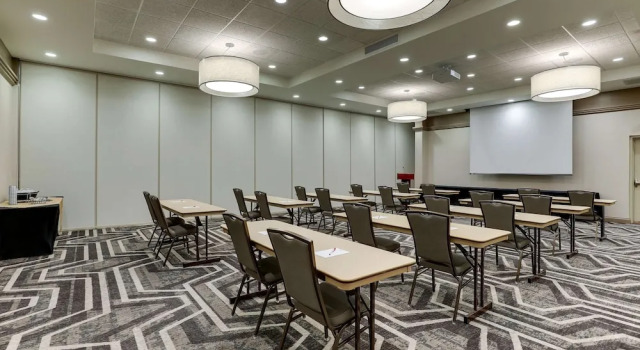 Drury Inn & Suites Independence Kansas City, Prenota Hotel Hotel a Missouri con piscina, Piscina