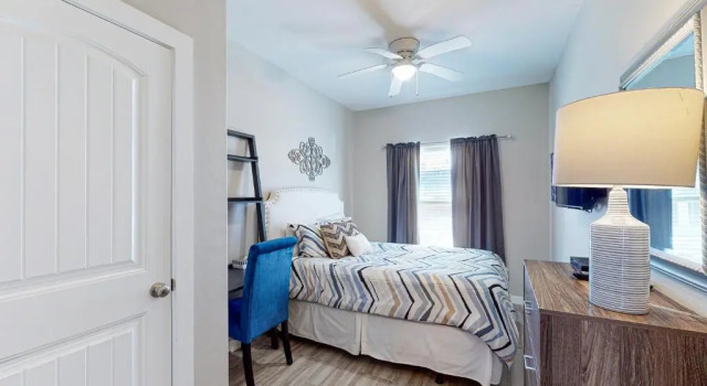 BC508 Townhome with Beach Inspired Decor, Heated Pool with Water Slide