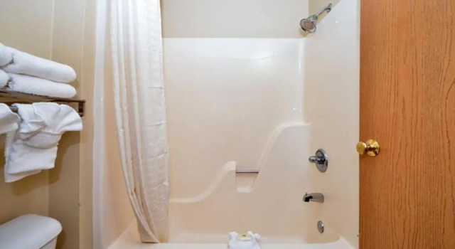 Люкс Comfort Inn & Suites Cedar Rapids North - Collins Road