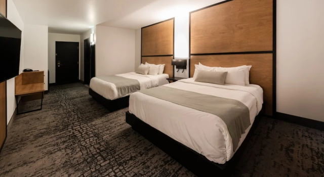 Четырёхместный номер Classic Мансарда AX Hotel