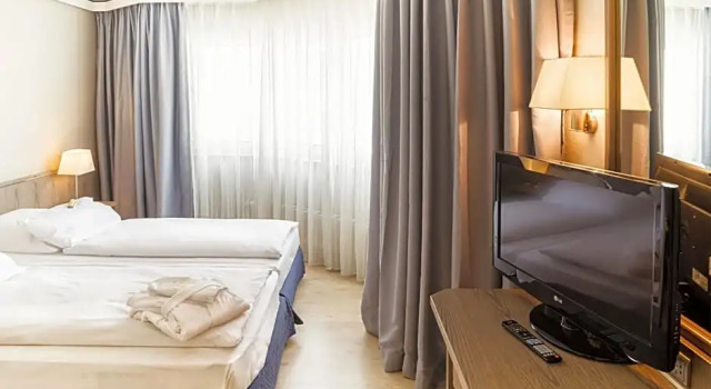 Полулюкс Standard Radisson Hotel Dusseldorf City Center