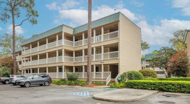 Beachy Days Escape - Cozy Haven Steps From Beach!