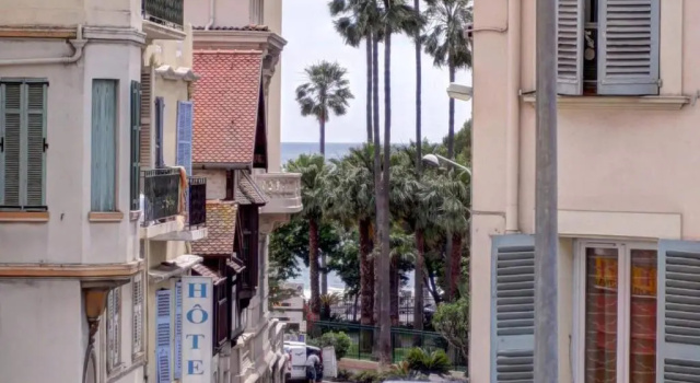 CANNES plage 2mn/45m2/vue mer/inernet/clim/parking privé, Забронировать Отель Отели Канн с парковкой, рядом с Le Croisette Casino Barriere de Cannes, Парковка