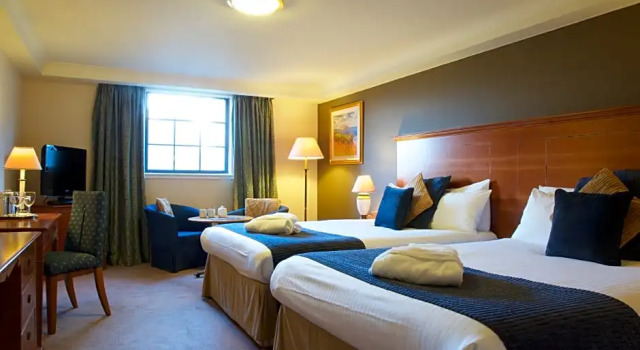 Трёхместный семейный номер Executive Glasgow Argyle Hotel, BW Signature Collection