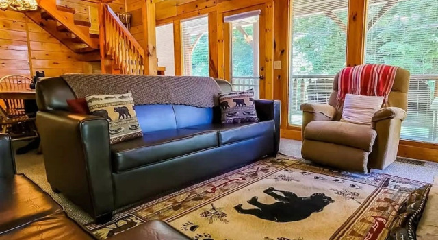 Across the Creek Cabin by Beyond Expectations With Hot Tub