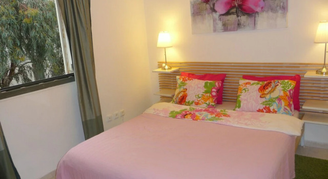 Апартаменты с балконом Elena Apartments