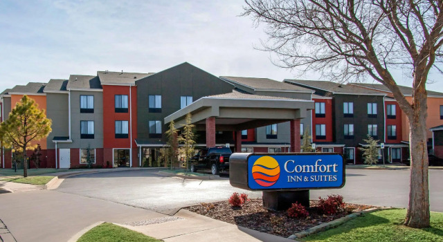 Кровать в общем номере Comfort Inn & Suites Norman near University