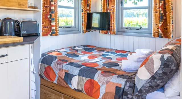 The Hideaway Hut - 1 Bed Shepherds Hut - Hereford, Забронировать Отель Отели Англии 3 звезды, 3*