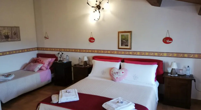 GC House B&B, Book Bed and Breakfast Hoteller i Gualdo Tadino med morgenmad, Morgenmad
