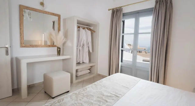 Anthemis Suites, Забронировать Гостевой дом Отели Имеровиглион с бассейном, Бассейн