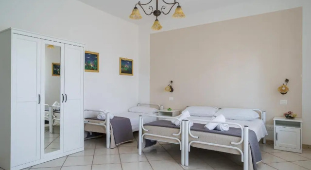 Четырёхместный номер Standard B&B Villa Le Mattine