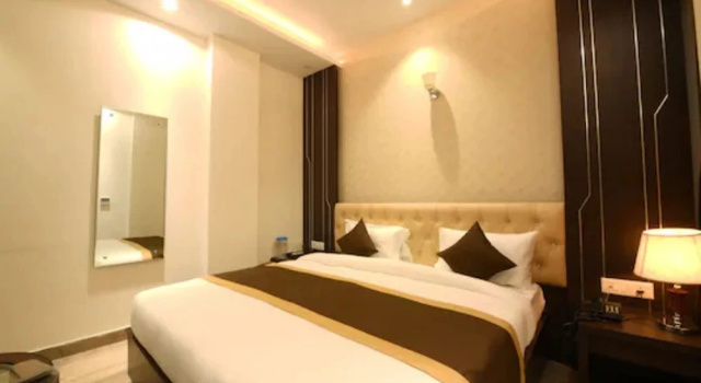V Grand Bareilly by Goroomgo, Забронировать Отель Отели Барели 3 звезды, 3*