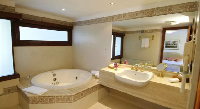 Двухместный люкс Hotel del Lago Golf & Art Resort