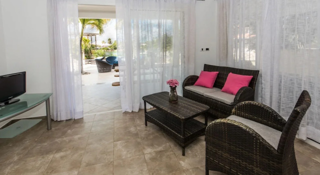 Апартаменты с 2 комнатами с видом на бассейн Bella Breeze Resort
