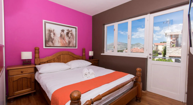 Villa Roza, Rezerwuj Willa Hotele w Split-Dalmatia County z parkingiem, Parking