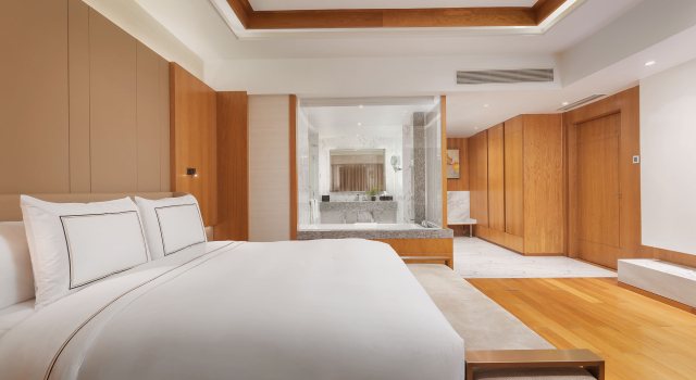 Полулюкс Meliá Yangon